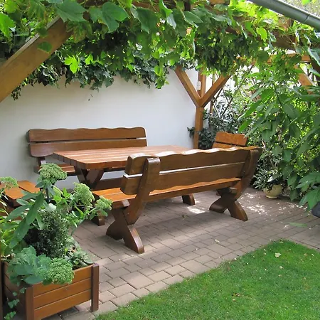 Abendstille Am Obstgarten Mit Terrasse